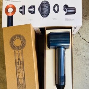 Dyson Supersonic Hair Dryer & All 5 Styling Attachments - Purple Color